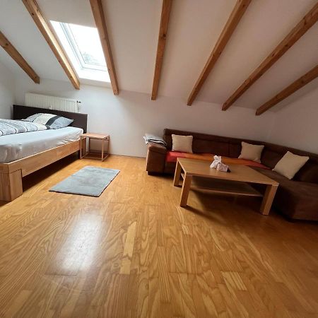 D&R Appartement Bei โรเซินไฮม์ ภายนอก รูปภาพ