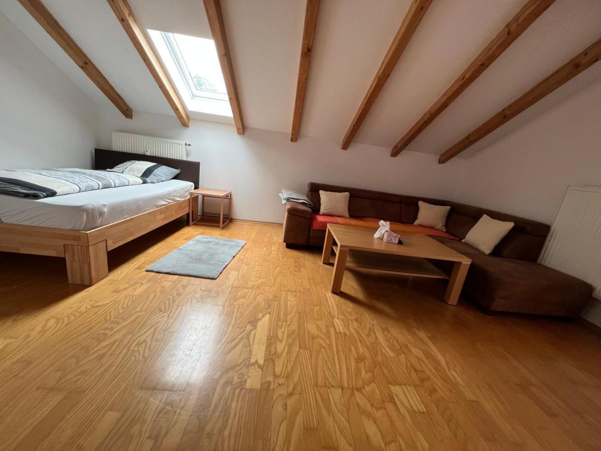 D&R Appartement Bei โรเซินไฮม์ ภายนอก รูปภาพ